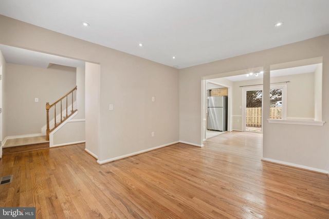 1 ESMOND CT, Germantown, MD 20874