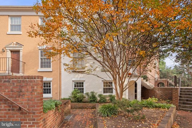 4311 MASSACHUSETTS NW, Washington, DC 20016