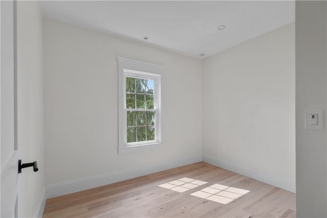 43 Rhode Island Avenue, Newport, RI 02840