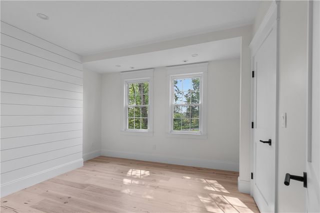 43 Rhode Island Avenue, Newport, RI 02840