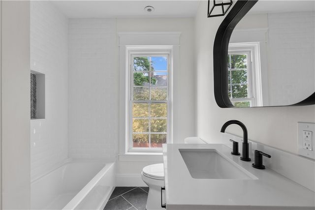 43 Rhode Island Avenue, Newport, RI 02840