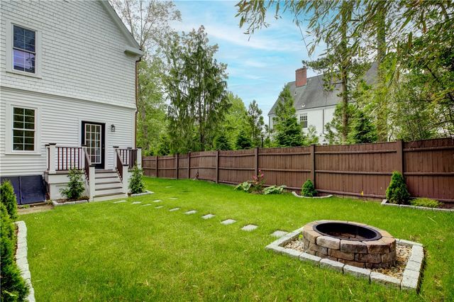 43 Rhode Island Avenue, Newport, RI 02840
