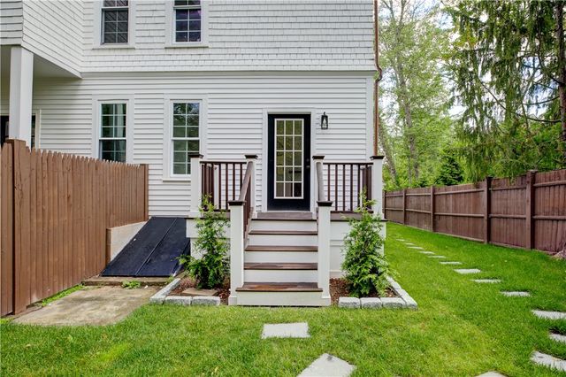 43 Rhode Island Avenue, Newport, RI 02840