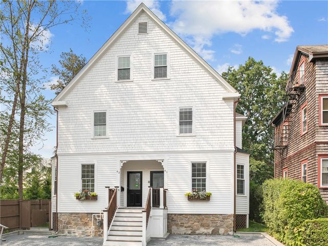 43 Rhode Island Avenue, Newport, RI 02840