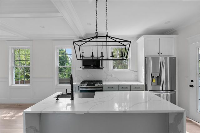 43 Rhode Island Avenue, Newport, RI 02840