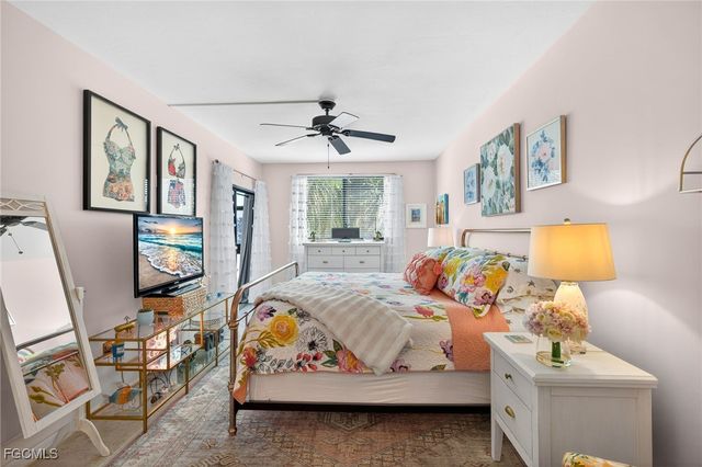 801 River Point DR 203A, Naples, FL 34102