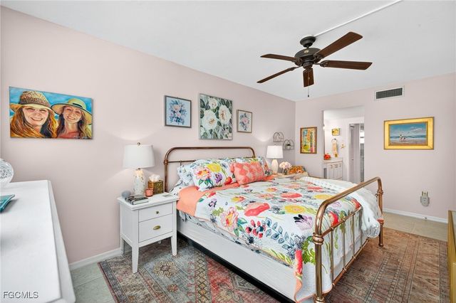 801 River Point DR 203A, Naples, FL 34102