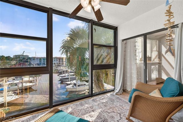 801 River Point DR 203A, Naples, FL 34102