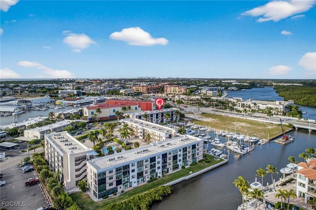 801 River Point DR 203A, Naples, FL 34102