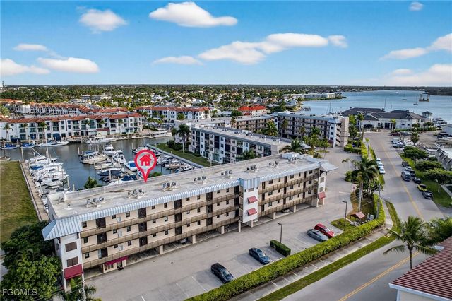 801 River Point DR 203A, Naples, FL 34102