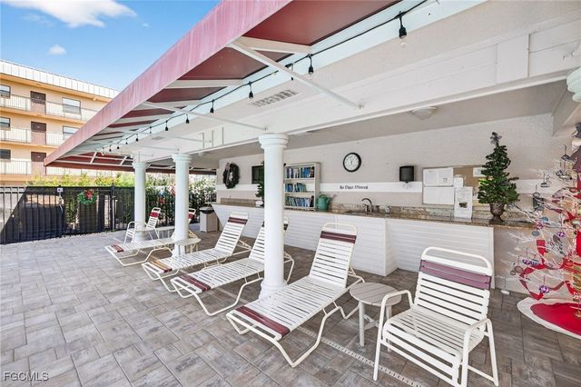 801 River Point DR 203A, Naples, FL 34102