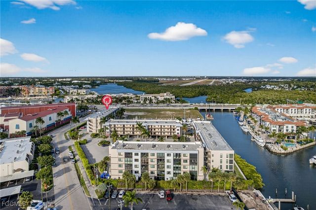 801 River Point DR 203A, Naples, FL 34102