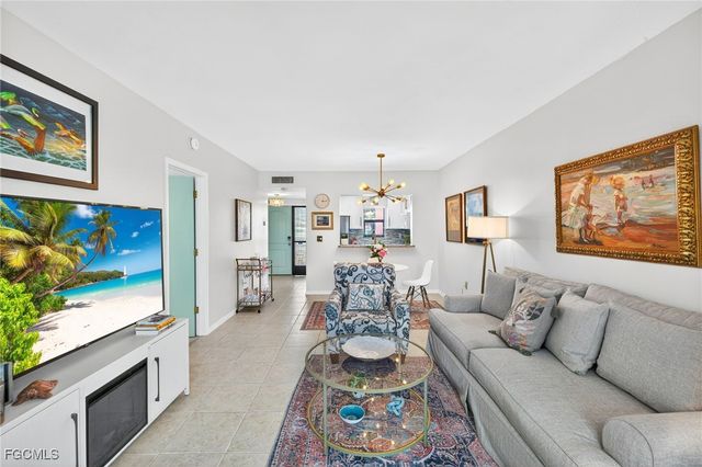 801 River Point DR 203A, Naples, FL 34102