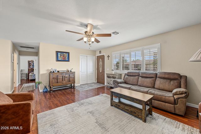 9608 W BROKENSTONE Drive, Sun City, AZ 85351