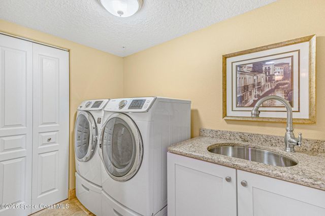 2095 Jimmy Buffett Mem Highway 4204d, Indian Harbour Beach, FL 32937