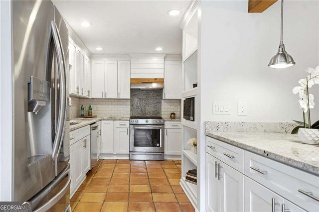 128 Great Oaks Lane, Roswell, GA 30075