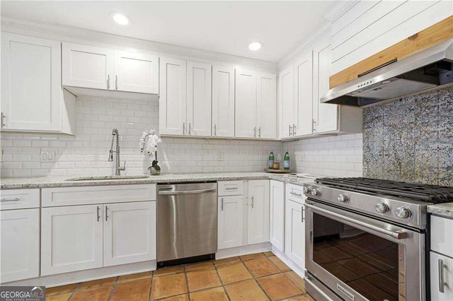 128 Great Oaks Lane, Roswell, GA 30075