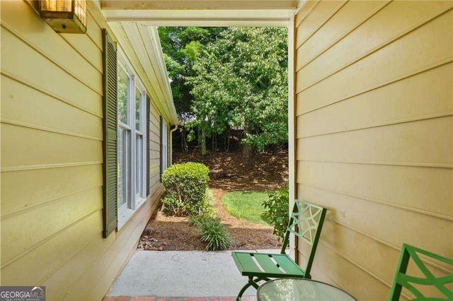 128 Great Oaks Lane, Roswell, GA 30075