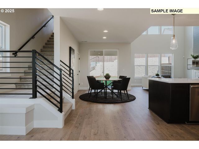 12320 Sw SILVERTIP St, Beaverton, OR 97007