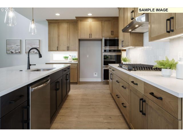 12320 Sw SILVERTIP St, Beaverton, OR 97007