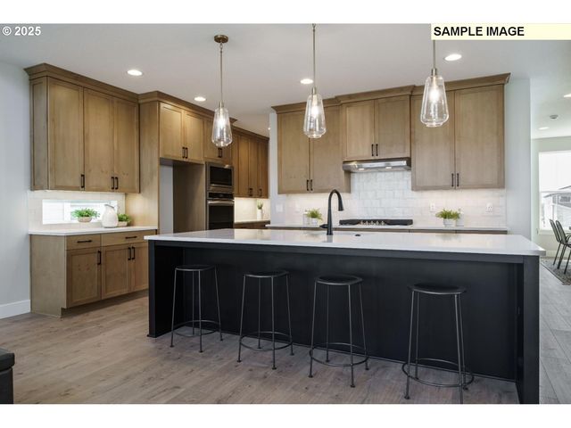 12320 Sw SILVERTIP St, Beaverton, OR 97007