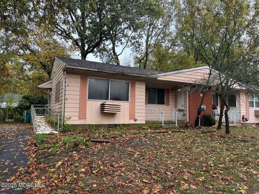 11 Hawaii Way, B, Whiting, NJ 08759