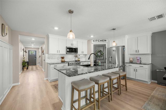 6801 SE 3RD LOOP, Ocala, FL 34472