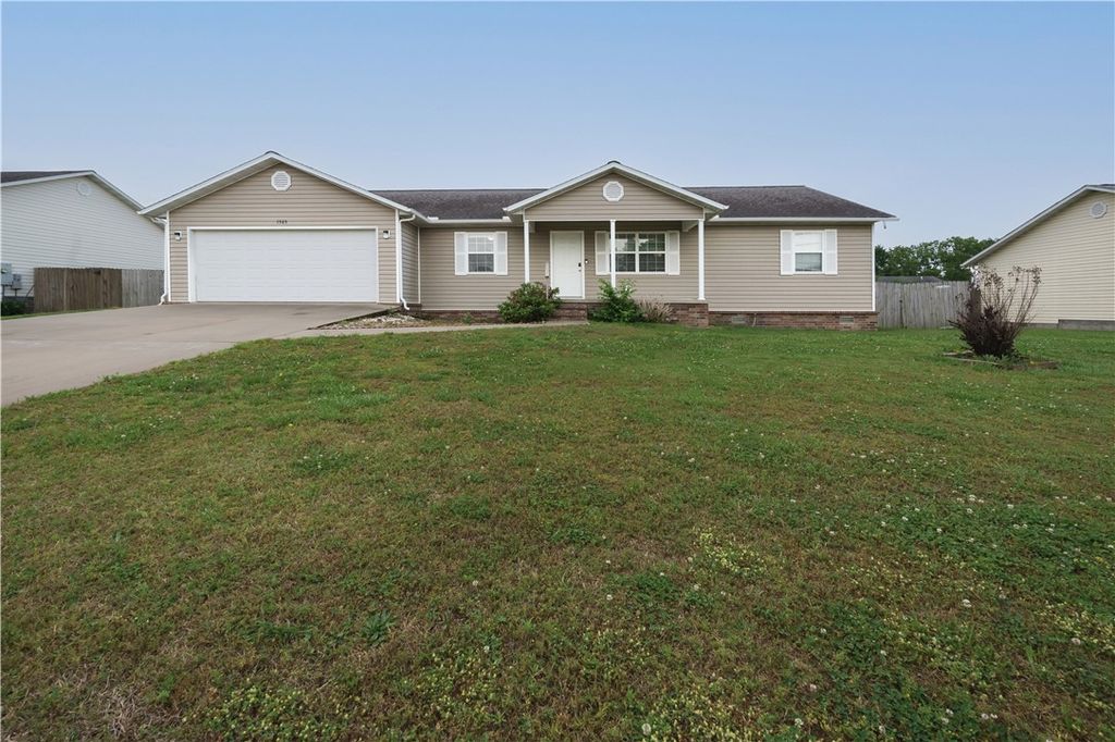 1303 Sunset Boulevard, Berryville, AR 72616