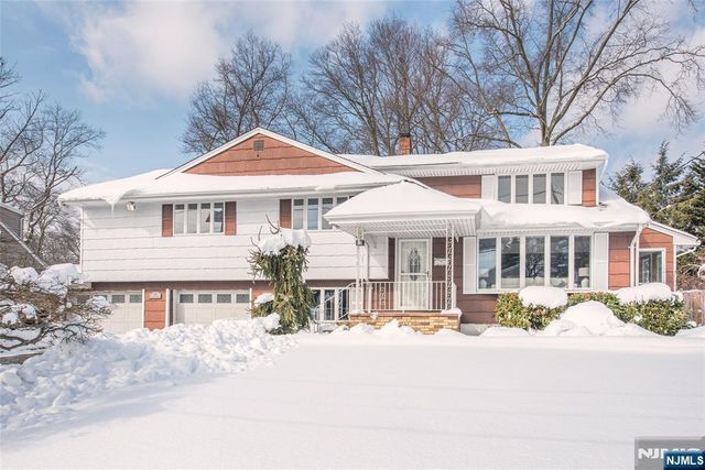 27 Balston Drive, Verona, NJ 07044