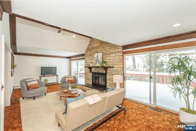 27 Balston Drive, Verona, NJ 07044