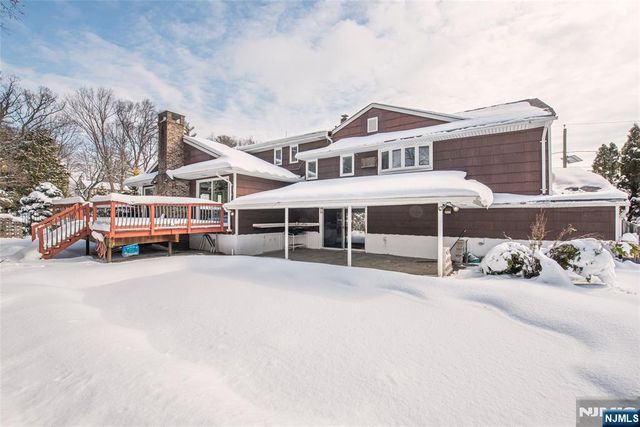 27 Balston Drive, Verona, NJ 07044