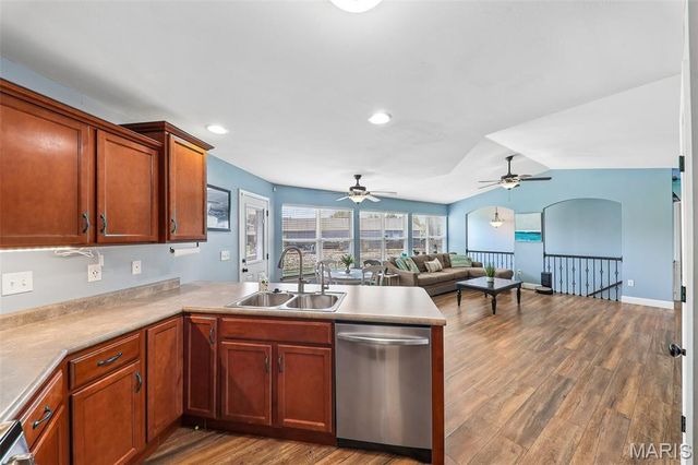 731 W 5th Street, St Jacob, IL 62281