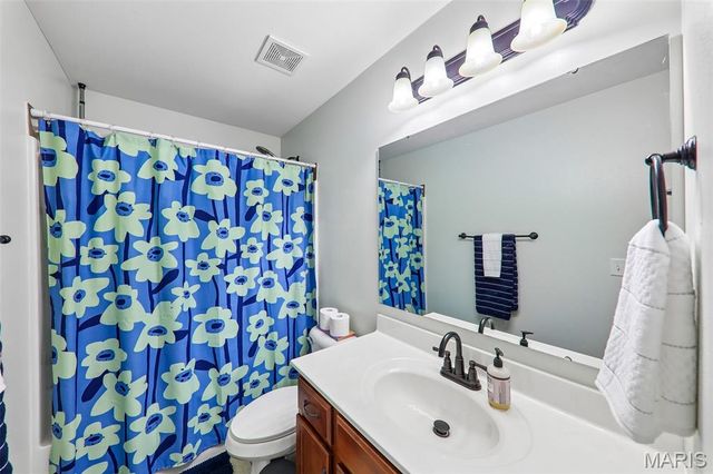 731 W 5th Street, St Jacob, IL 62281