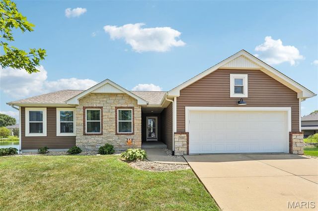 731 W 5th Street, St Jacob, IL 62281