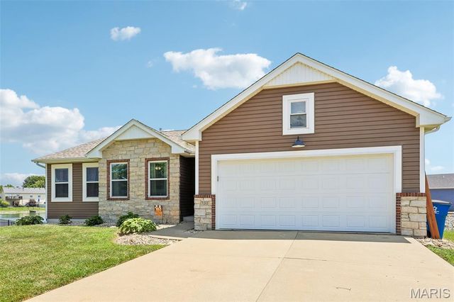 731 W 5th Street, St Jacob, IL 62281
