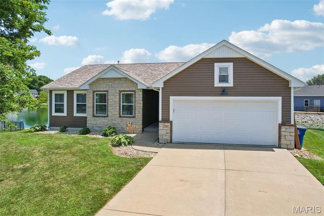 731 W 5th Street, St Jacob, IL 62281