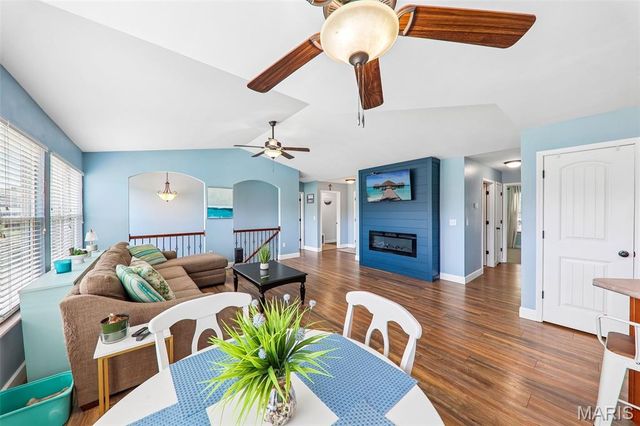 731 W 5th Street, St Jacob, IL 62281
