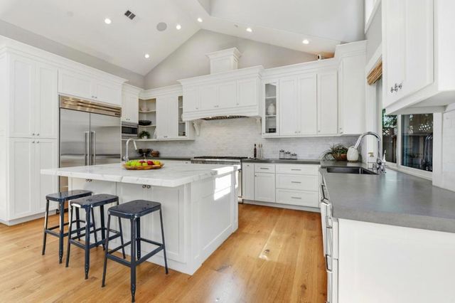 2130 Mills Avenue, Menlo Park, CA 94025