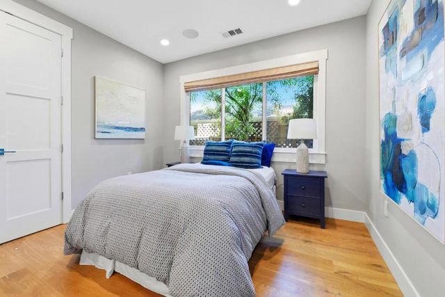 2130 Mills Avenue, Menlo Park, CA 94025