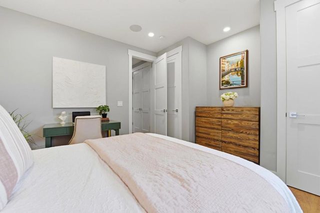 2130 Mills Avenue, Menlo Park, CA 94025