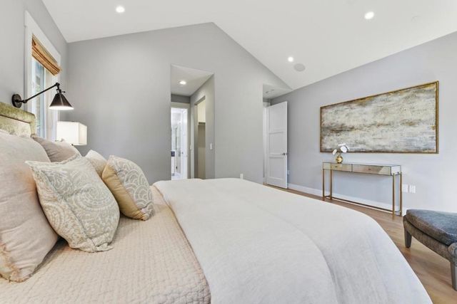 2130 Mills Avenue, Menlo Park, CA 94025