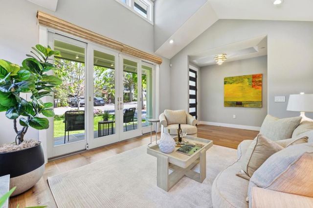 2130 Mills Avenue, Menlo Park, CA 94025