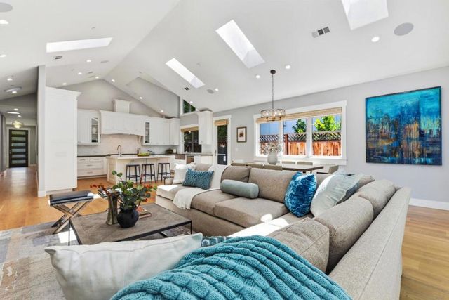 2130 Mills Avenue, Menlo Park, CA 94025