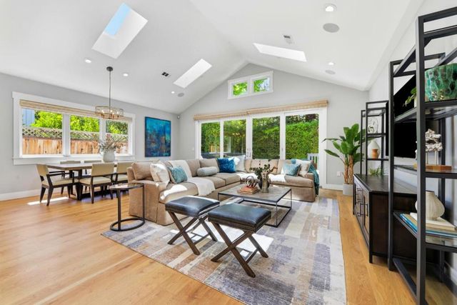 2130 Mills Avenue, Menlo Park, CA 94025