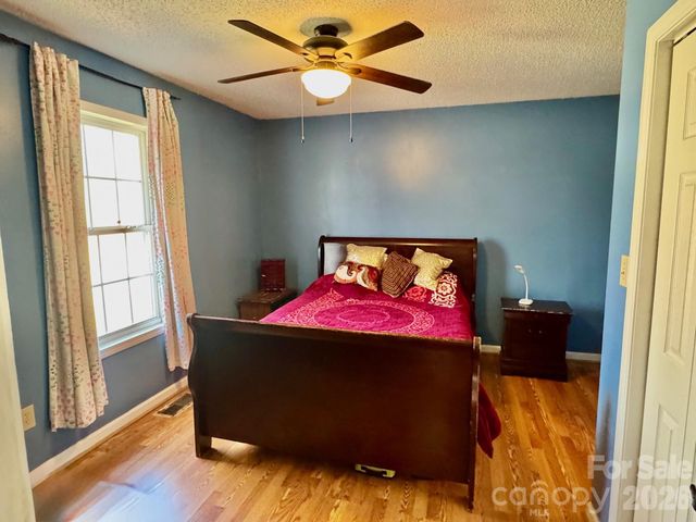 1019 W 7th Avenue, Gastonia, NC 28052