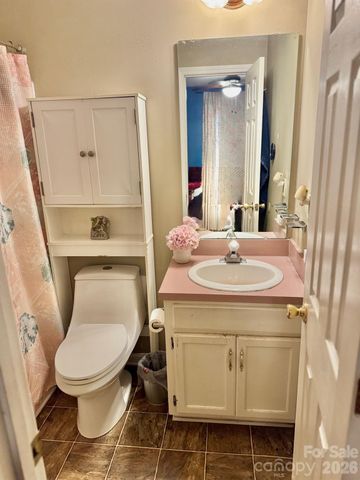 1019 W 7th Avenue, Gastonia, NC 28052