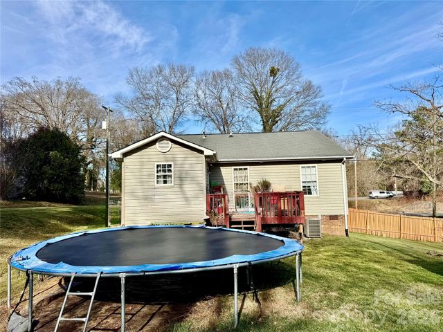 1019 W 7th Avenue, Gastonia, NC 28052