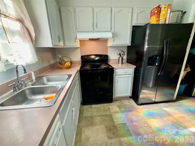 1019 W 7th Avenue, Gastonia, NC 28052