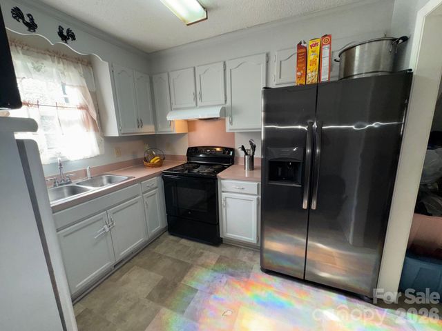 1019 W 7th Avenue, Gastonia, NC 28052