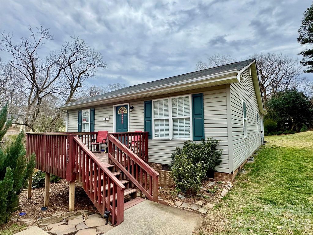 1019 W 7th Avenue, Gastonia, NC 28052